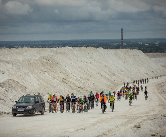 Coming to Lifosa on bicycles and bikes, guests saw more than just mountains